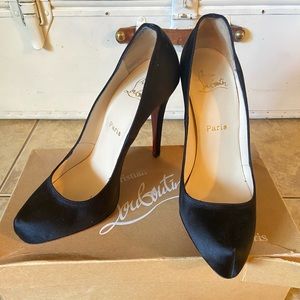 Louboutin satin pumps size 40